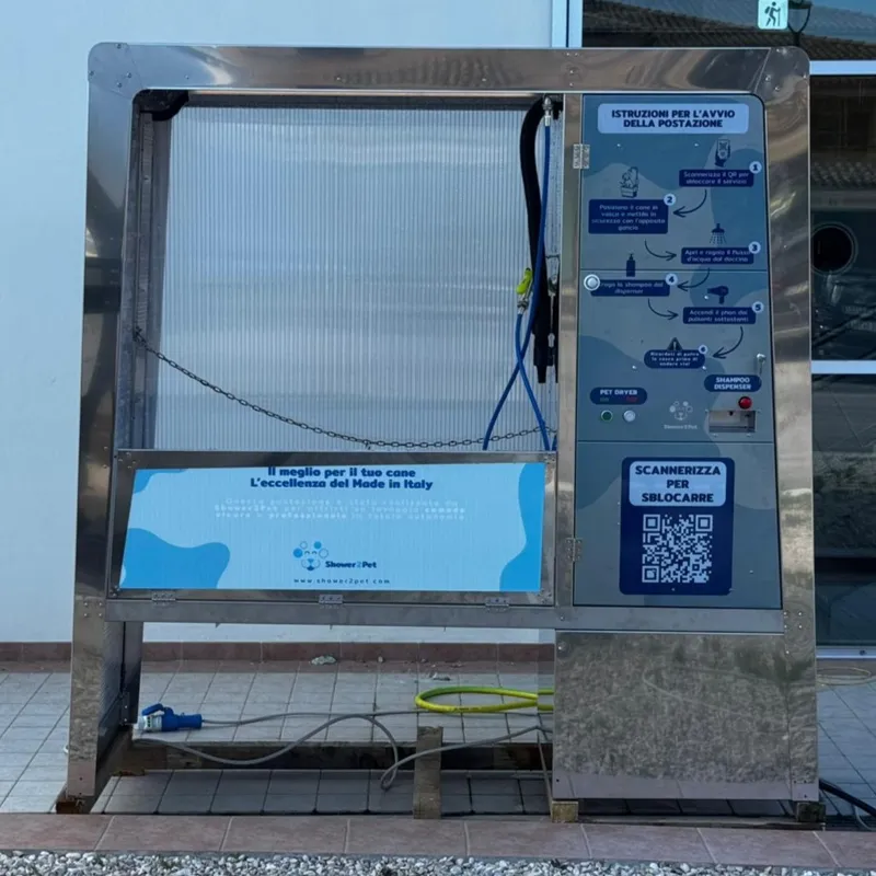 Postazioni Shower2Pet Bracco e Barboncino installate a Norcenni Girasole Village