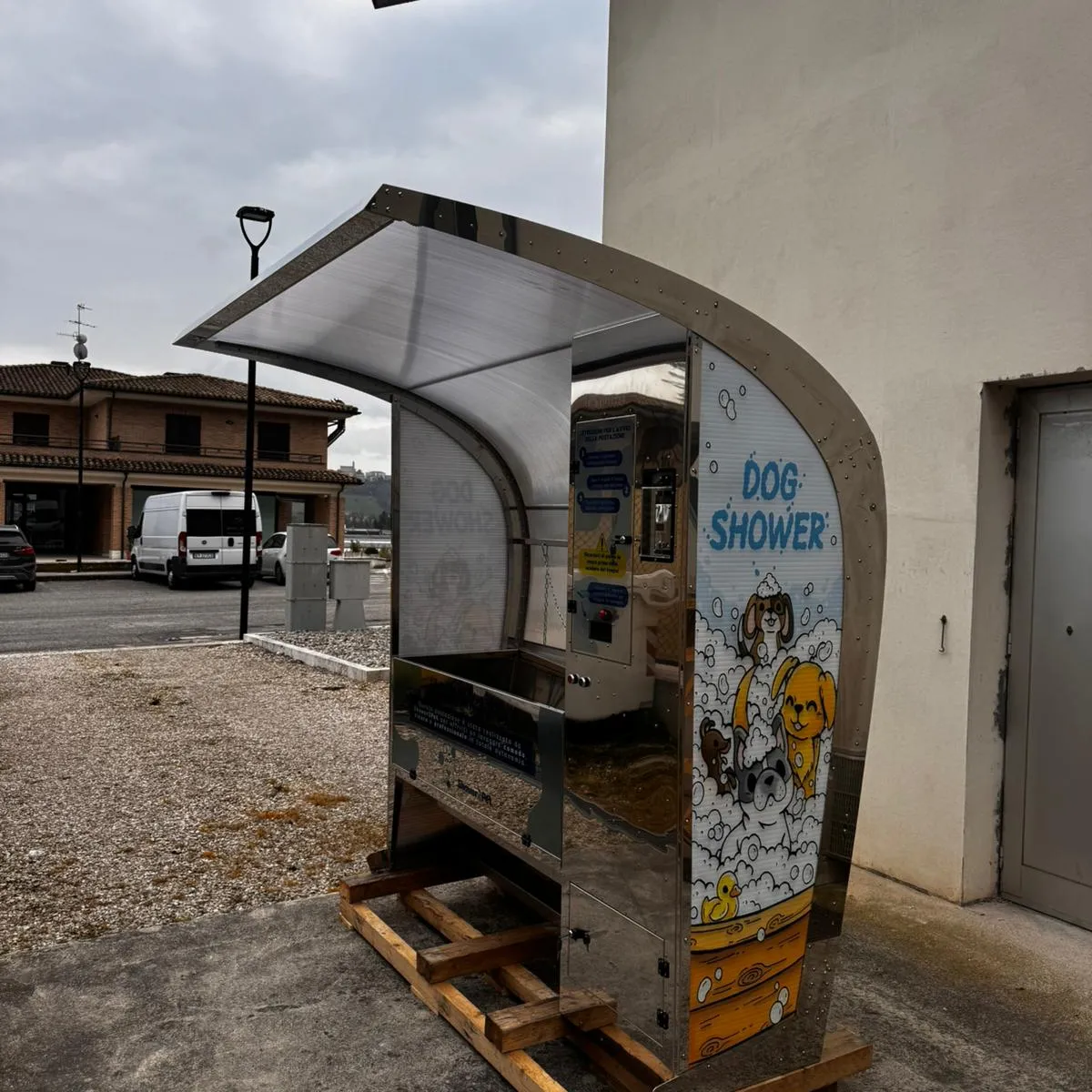 Postazione Shower2Pet Akita installata al Camping Mare Pineta